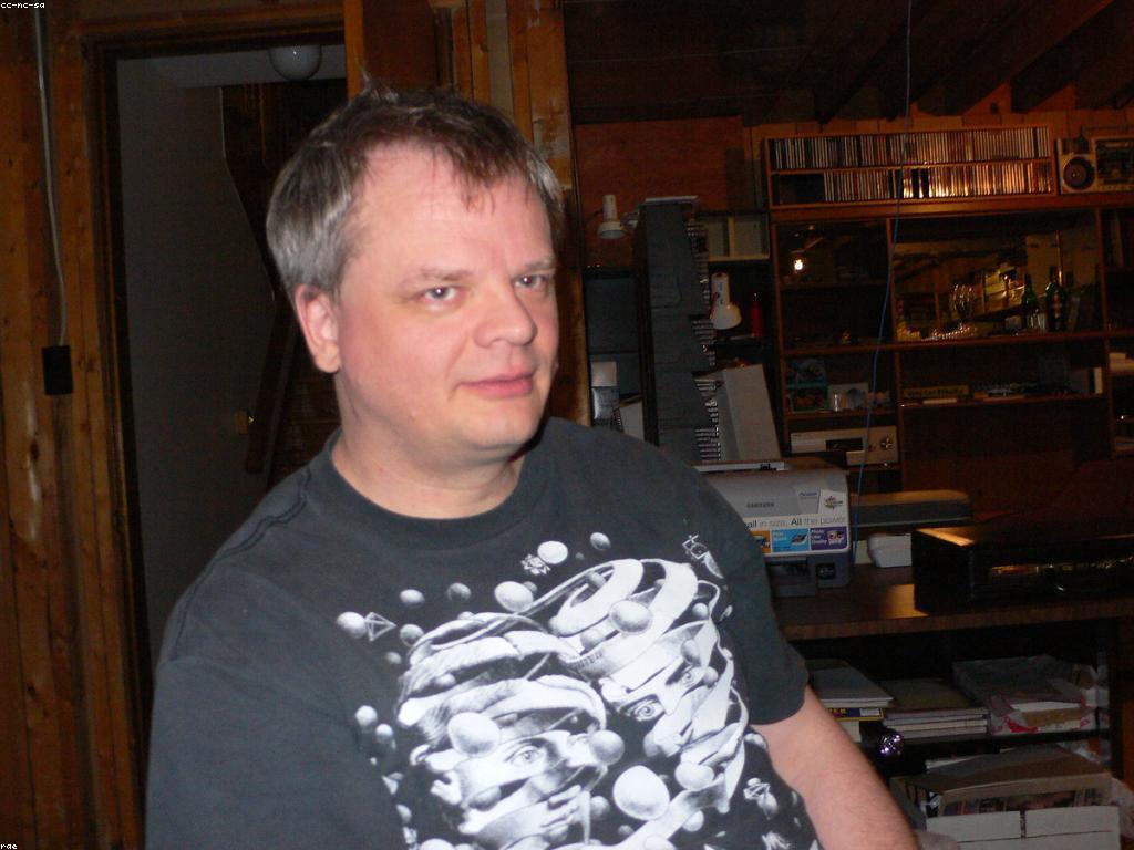 លេងឥឡូវនេះ: បទពិស្តារនៃការលេងល្បែងអនឡាញ